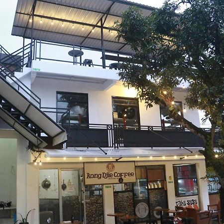 Bu Sepuh Guesthouse Sangkanurip Exteriér fotografie