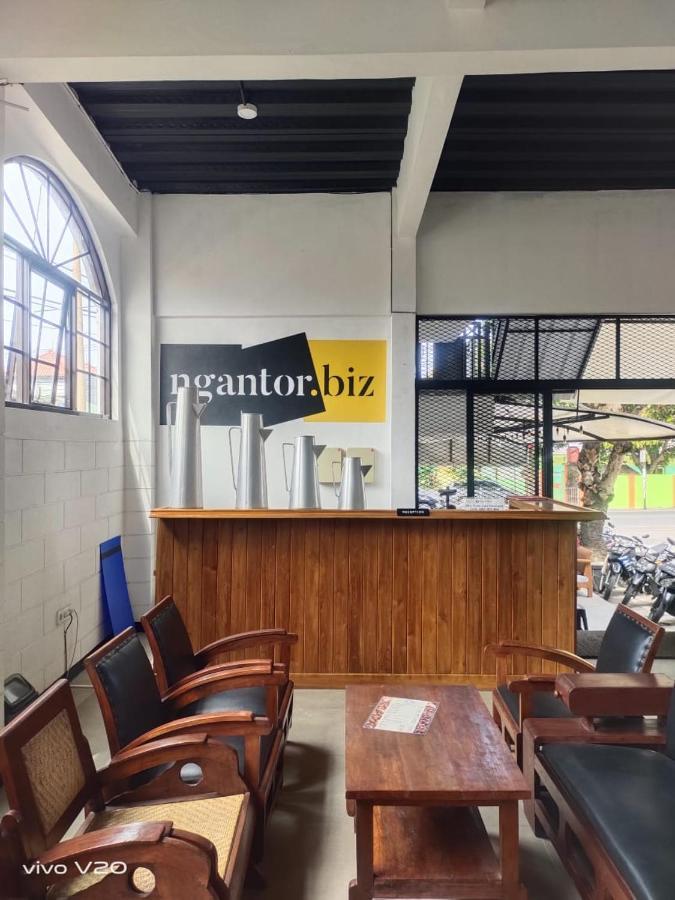 Bu Sepuh Guesthouse Sangkanurip Exteriér fotografie