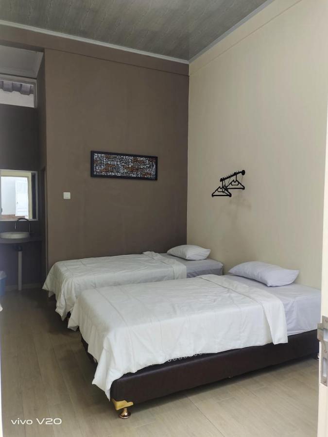 Bu Sepuh Guesthouse Sangkanurip Exteriér fotografie
