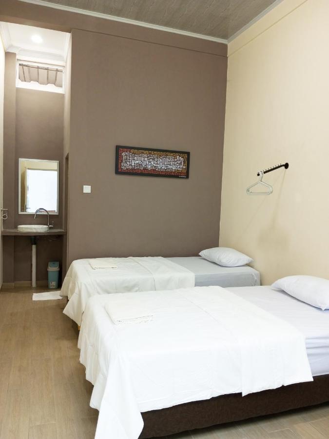 Bu Sepuh Guesthouse Sangkanurip Exteriér fotografie