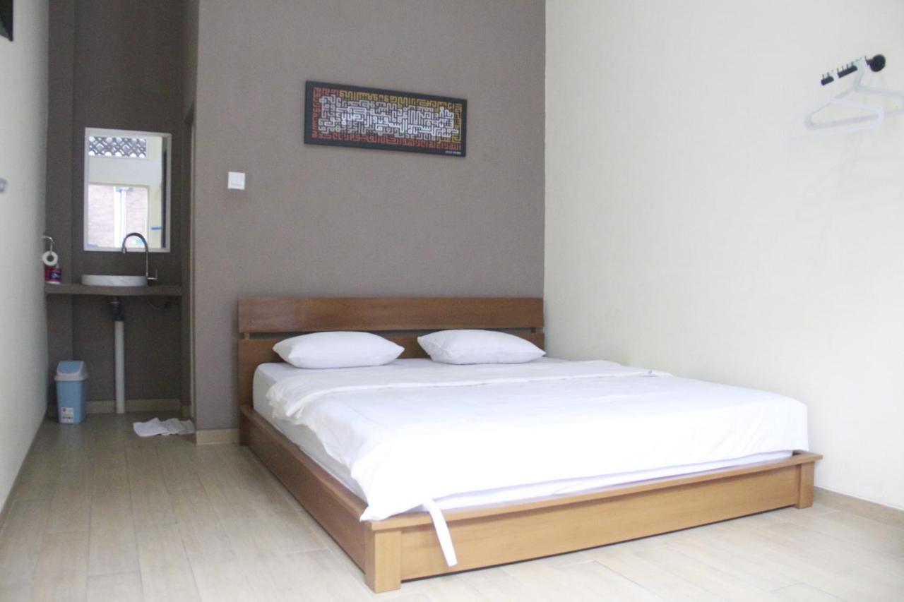 Bu Sepuh Guesthouse Sangkanurip Exteriér fotografie