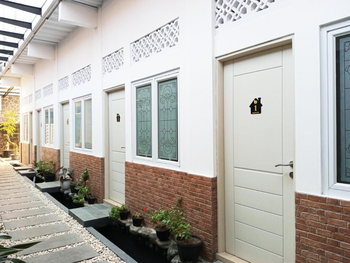 Bu Sepuh Guesthouse Sangkanurip Exteriér fotografie