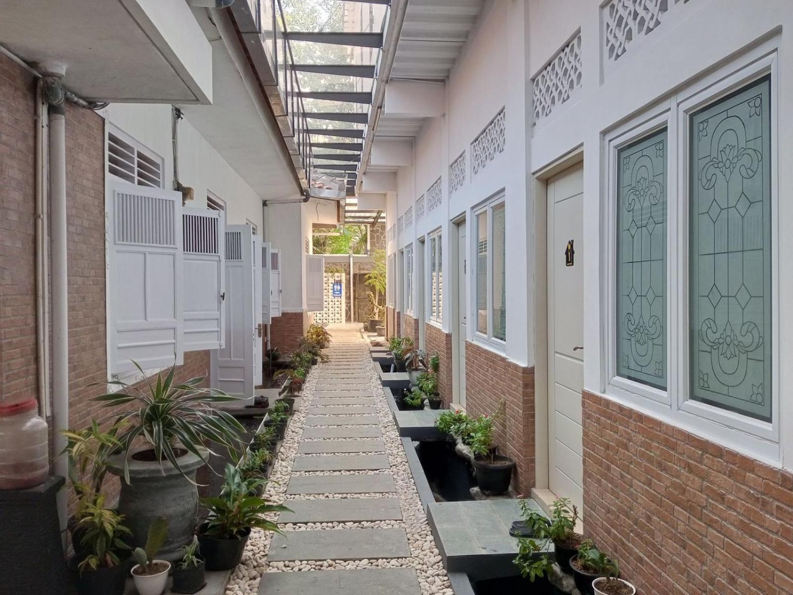 Bu Sepuh Guesthouse Sangkanurip Exteriér fotografie